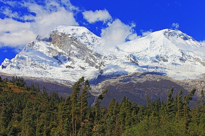 华萨兰山脉――秘鲁安第斯山脉的Cordillera - Huaraz, Ancash，秘鲁